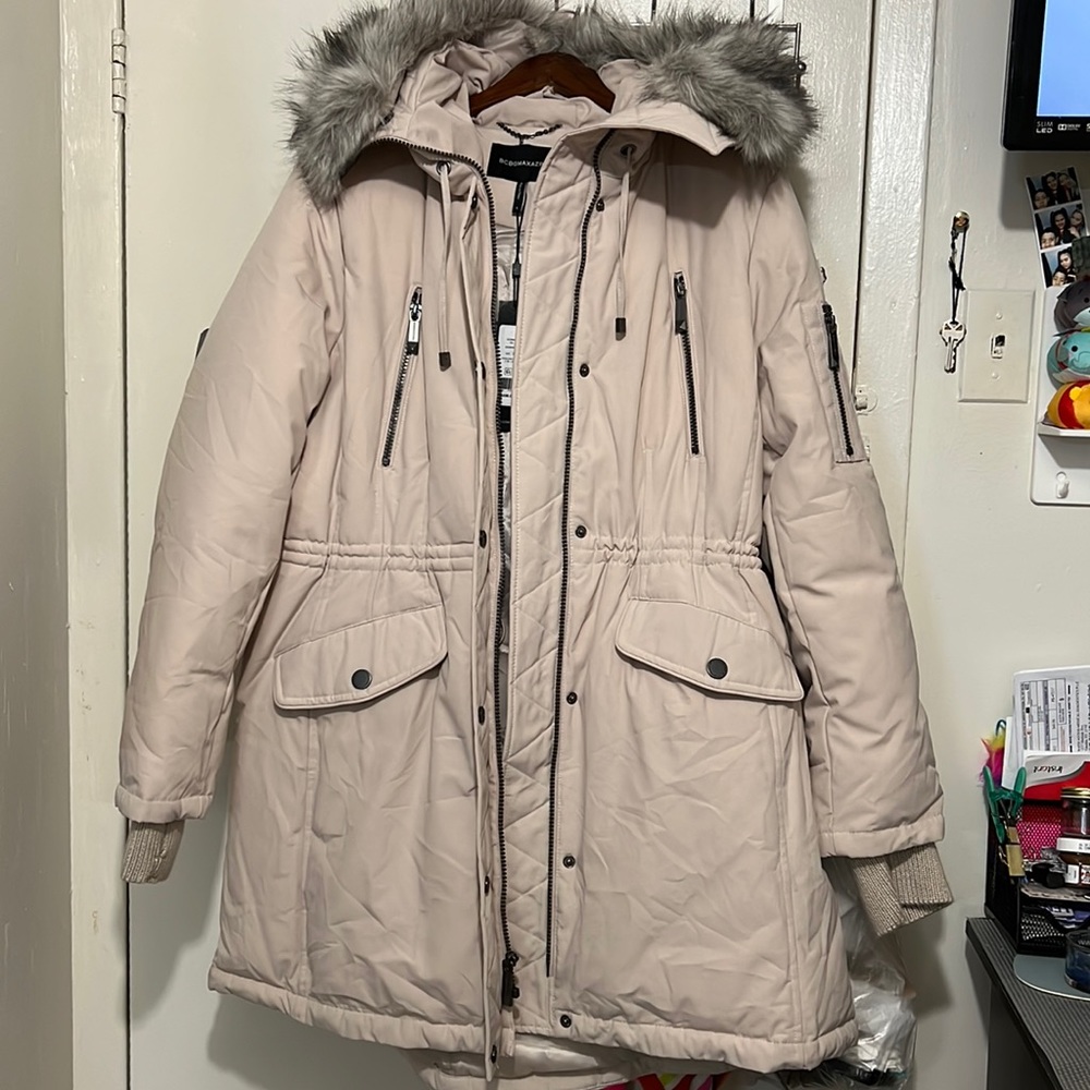FIT-AND-FLARE HOODED PARKA JACKET